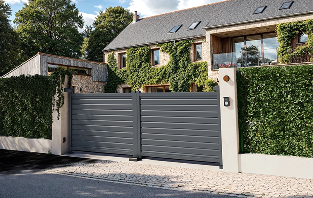 portail en aluminium alyzee battant noir Prefalu